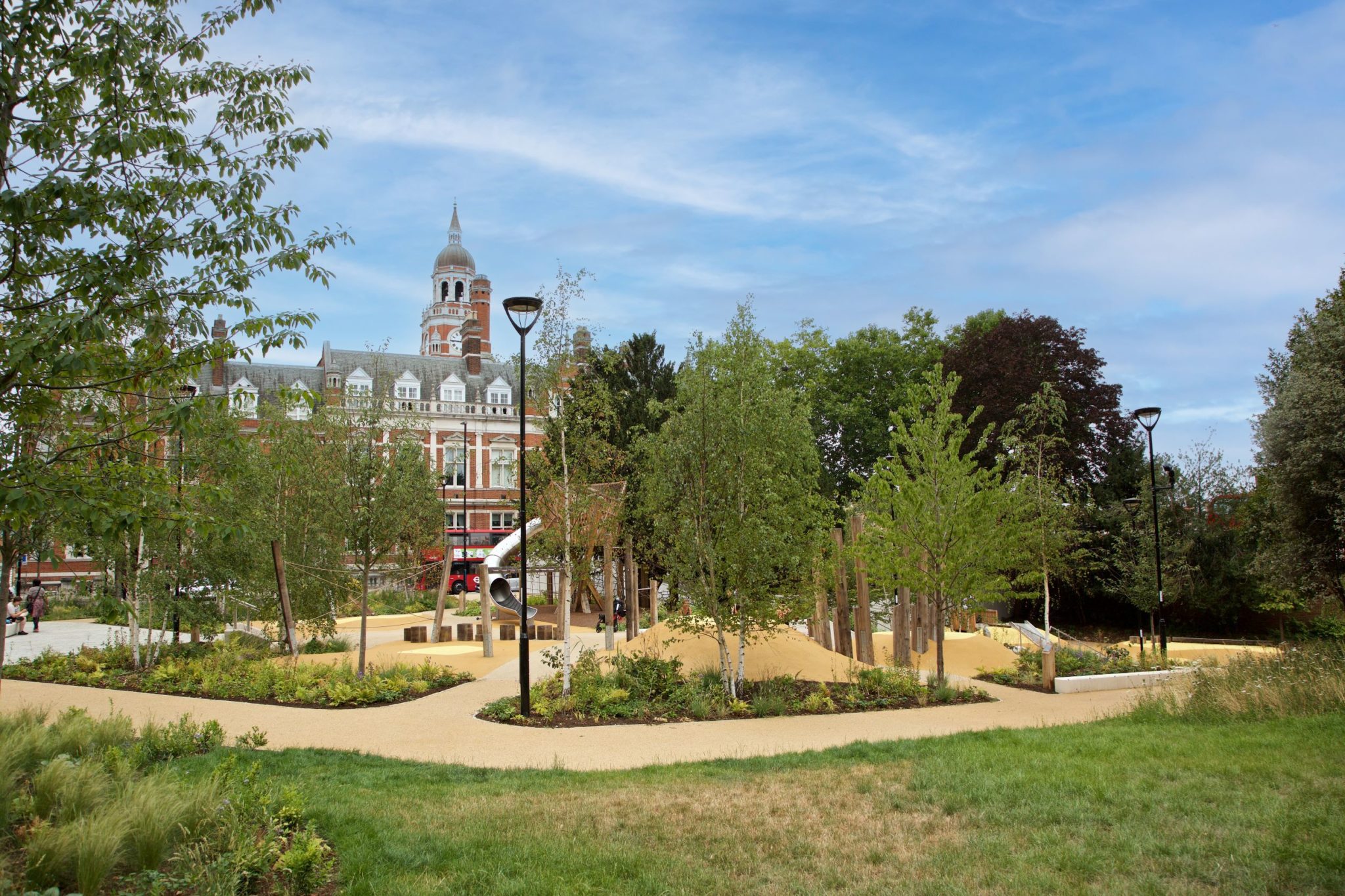 Queen's Garden image