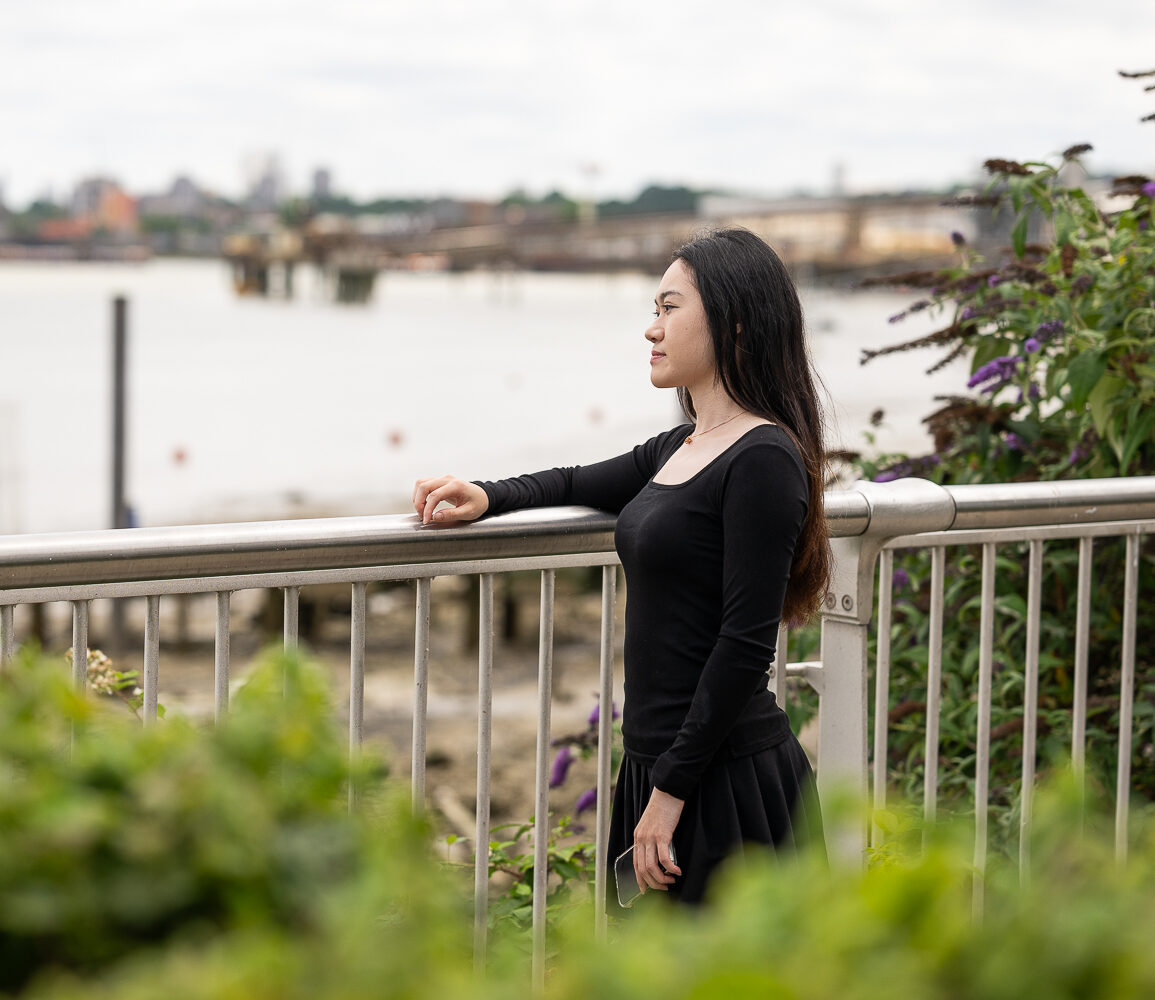 Shu Ming looking at view